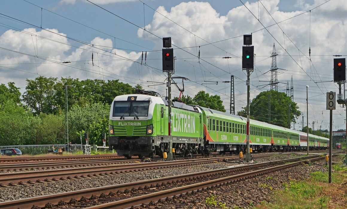 A FlixTrain approaching the platform — a cheap alternative to Deutsche Bahn for train travel in Germany